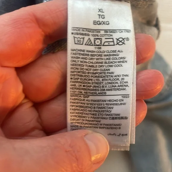 The Gap Easy Jean Cargo, Light Wash, Size XL - Picture 5 of 6